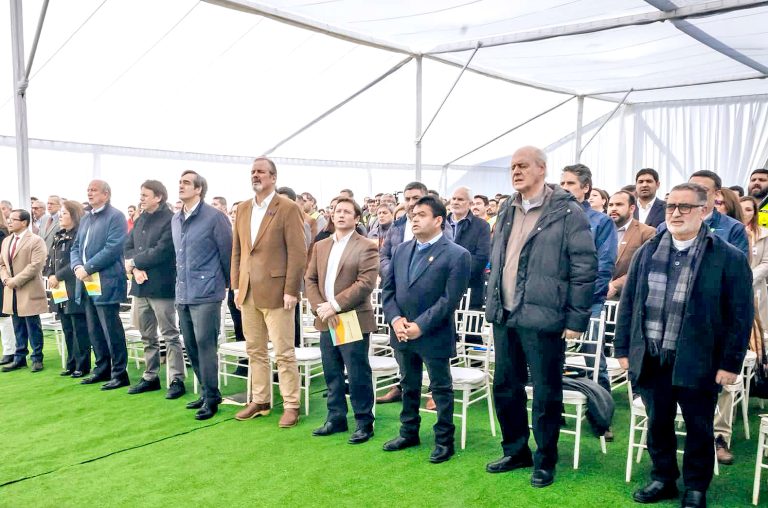 Celulosa arauco anuncia que no cierra planta de constitución y comprometen fortalecerla