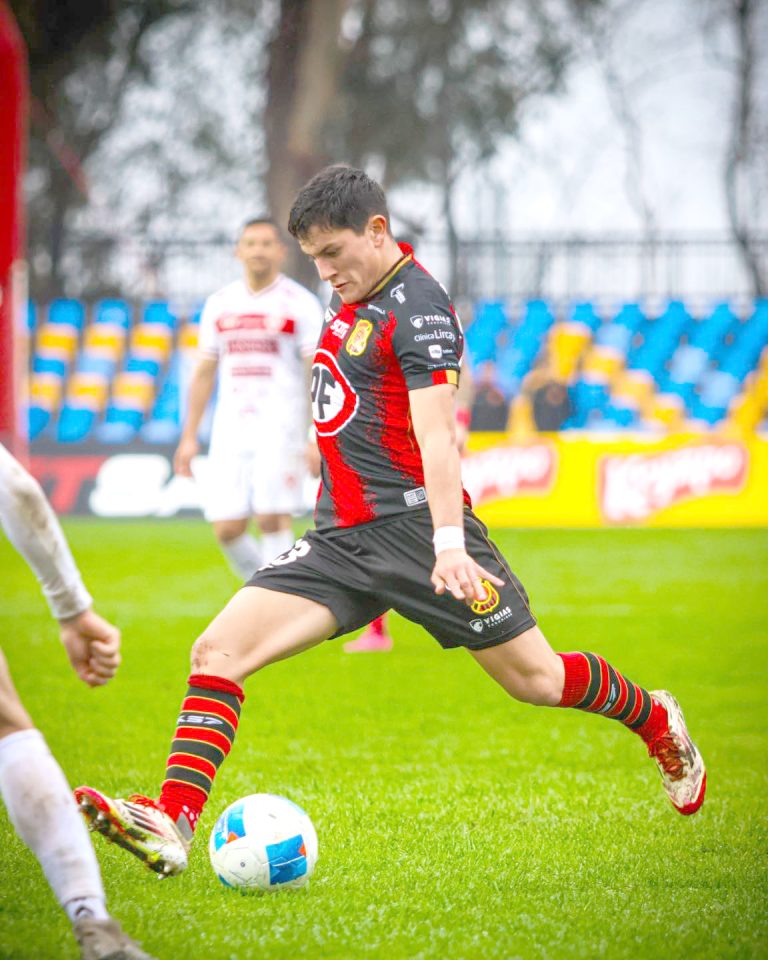 Lo buscó hasta el final, pero no pudo: Rangers sigue sin ganar como local