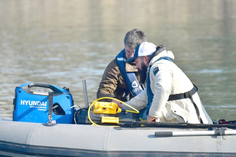 Amiga de concejala desaparecida insiste en intervención  de terceros, mientras nuevo sonar rastrea objetos pequeños