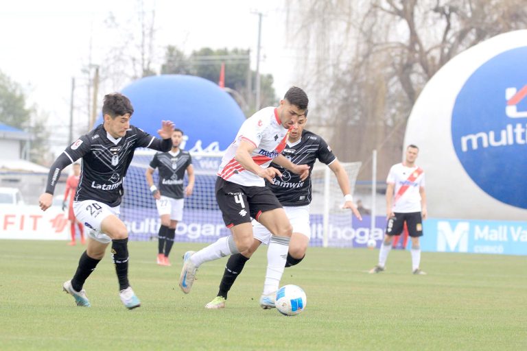 Derrota, expulsados y cuenta al  Debe ayer en municipal de molina