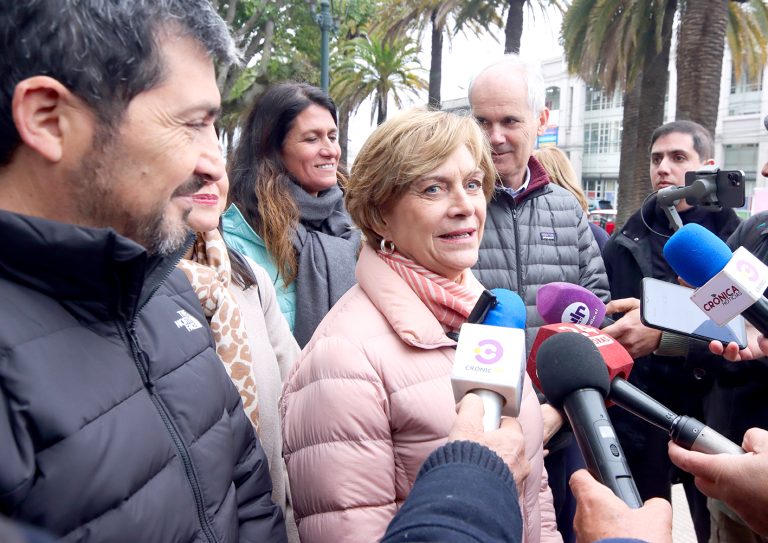 Evelyn Matthei habló de todo en su visita a Curicó