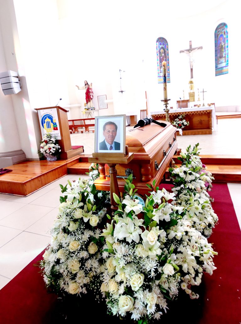 Multitudinario adiós a reconocido y querido reportero gráfico