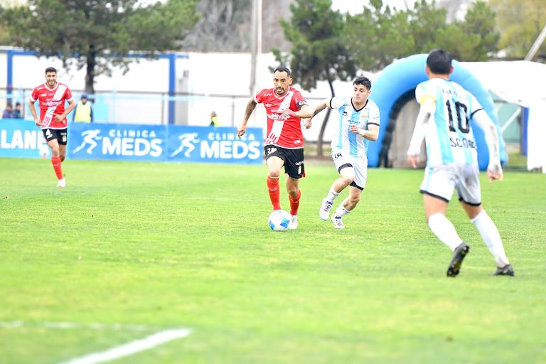 Camiseta nueva y paridad de fuerzas