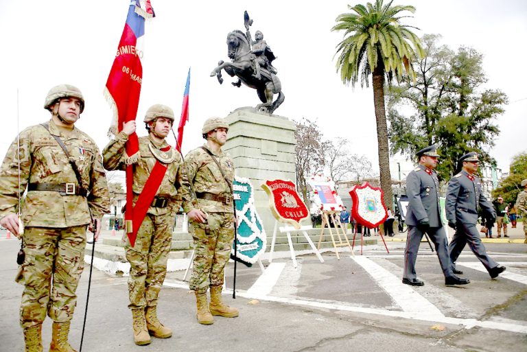 Bernardo O’Higgins fue honrado por mil estudiantes talquinos en desfile cívico militar por su natalicio
