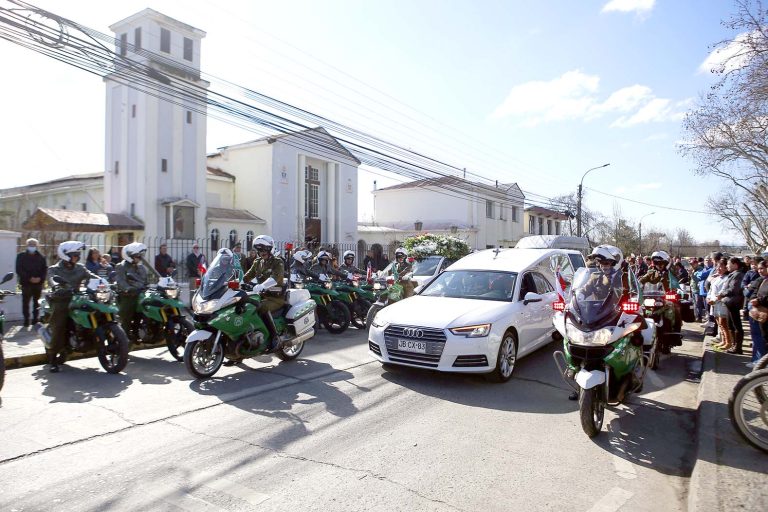 Más de un centenar de carabineros y altos mandos de ambas policías despidieron  a sargento segundo Ricardo Belmar