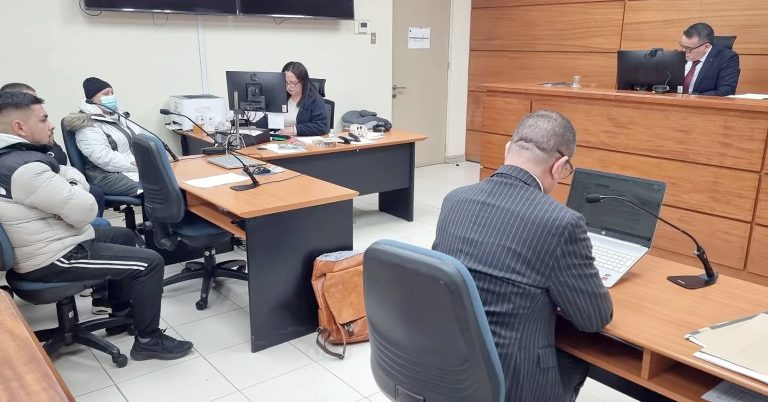 Por reiteradas estafas a clientes decretan prisión preventiva para abogado de Curicó