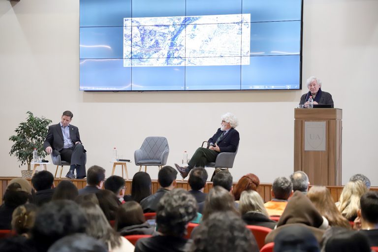 Con conversatorio y cupos de prácticas profesionales Dreams inicia proyecto del Parque Ferial del Maule