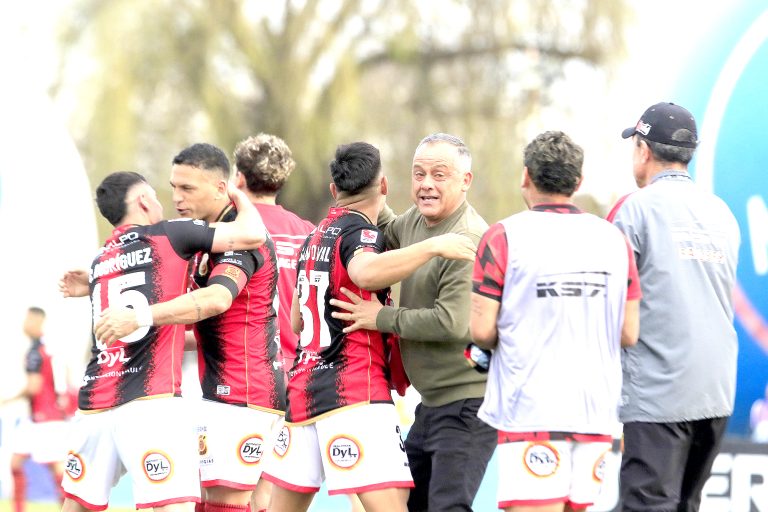 Rangers sale a romper maldición 2025: busca los abrazos  como local en Cauquenes