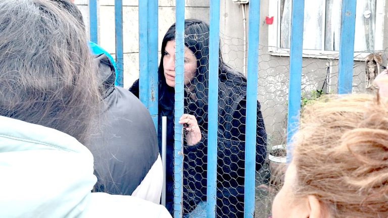 El presente de la querella contra mujer acusada de hacerse pasar como funcionaria del Serviu