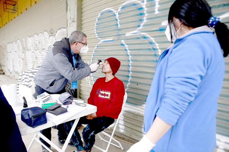 Departamento de Vinculación UCM trabaja hace varios años en Ruta Médica para personas en situación de calle