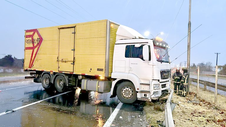 Siniestro vial en la Ruta 5 Sur generó kilométrica congestión