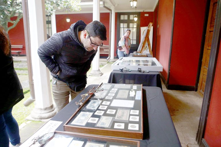 Con exposición de monedas y billetes antiguos Museo O’Higginiano comenzó a celebrar su 61º Aniversario