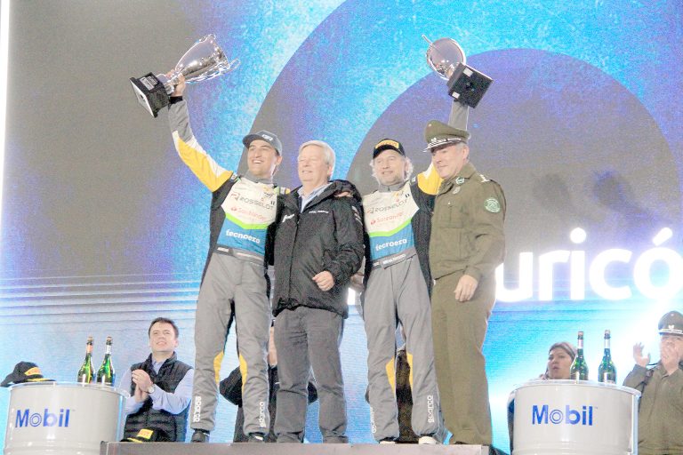 Gerardo Rosselot se coronó como el gran  ganador del Copec RallyMobil en Curicó