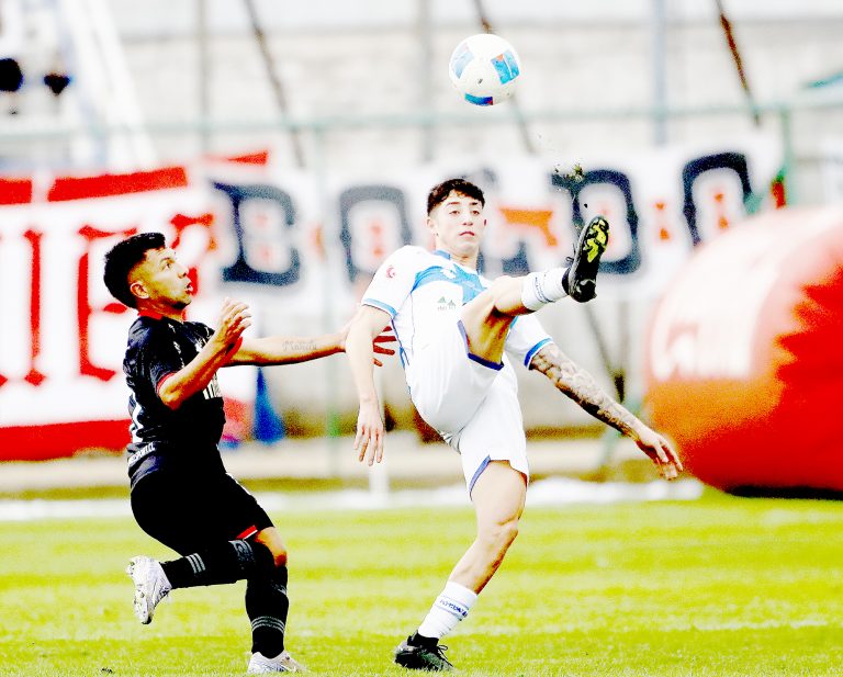 Sigue en carrera o se alejan más