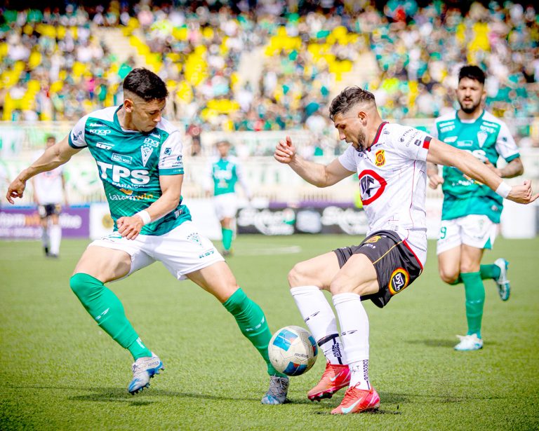 Clásico Inglés entre Wanderers y Rangers terminó en blanco