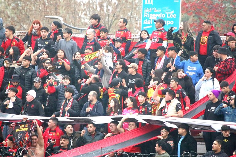 Rangers con números rojos en la cancha y en las tribunas