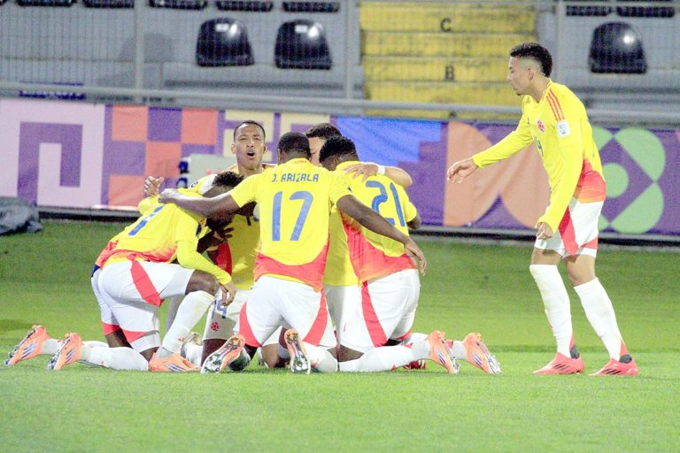 A Arabia Saudita le hizo mal el café y el gol trajo el “sí, sí  Colombia” al Fiscal Talquino