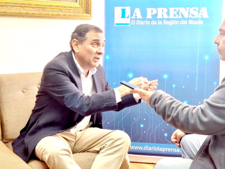 Javier Muñoz: “A nuestro  Parlamento le hace falta calle”