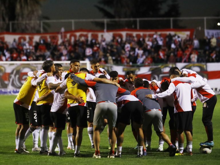 Con el apoyo de la fiel hinchada