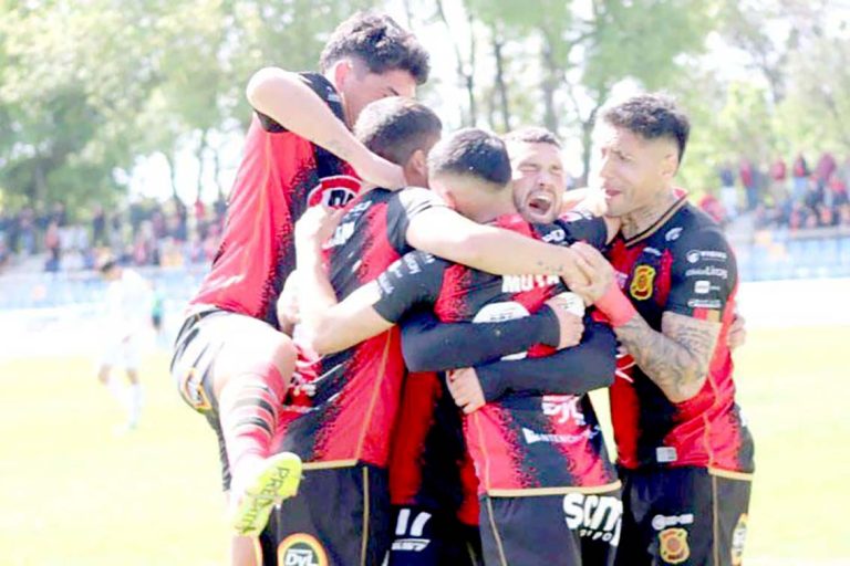 Rangers sale en busca de “dulce o travesura” esta noche de Halloween en Arica