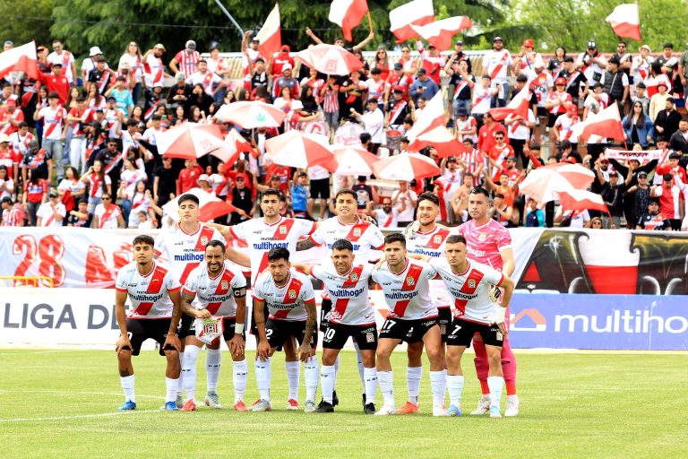 Curicó Unido seguirá en la división