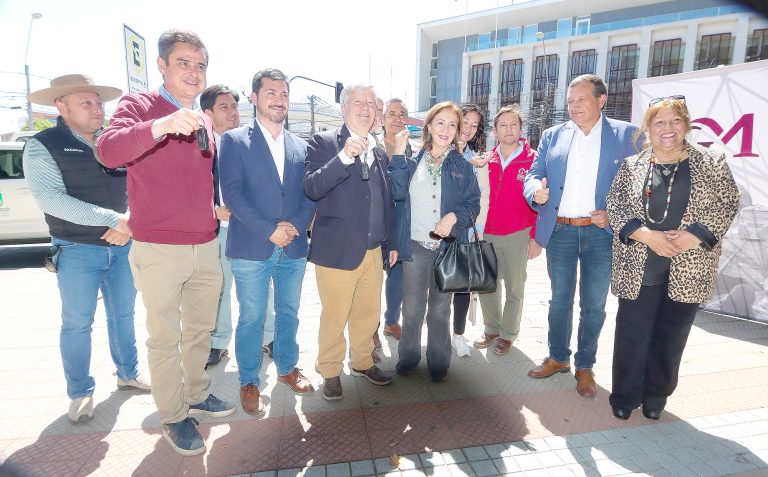 Gobierno Regional concreta entrega de vehículos a los Municipios de Curicó y Sagrada Familia