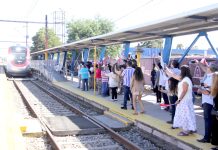 Tren rápido a Talca anunciado por Presidente Boric no está cumpliendo itinerario: masiva molestia de pasajeros