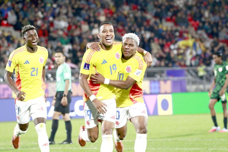 Por una amarilla menos Colombia ganó el grupo F y se queda en Talca tras empatar 1-1 con Nigeria