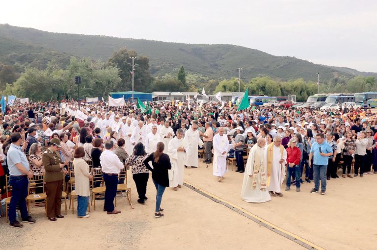 Más de 4 mil fieles participaron en la eucaristía por el centenario de la diócesis de talca