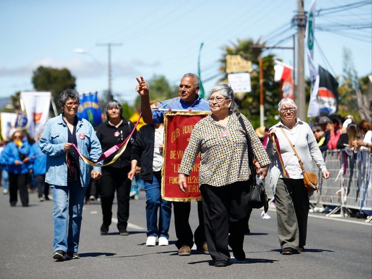 Con masivo desfile cívico vecinos de Los Niches conmemoraron  el 282º Aniversario de Curicó