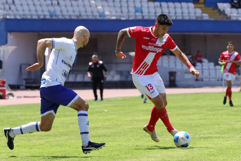 El ‘9’ del equipo es Bustamante