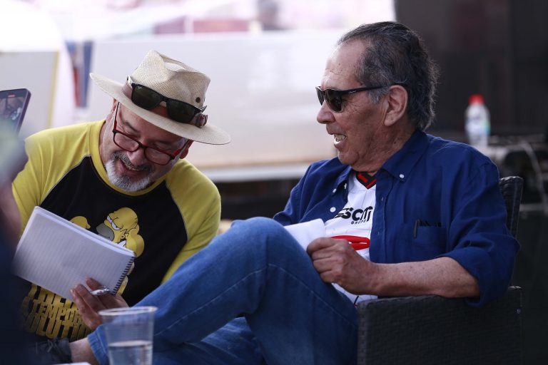 Feria del Libro del Deporte del Maule fue inaugurada con conversatorio de escritor talquino Hernán Rivera Letelier