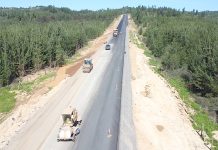 A paso firme avance pavimentación que conectará tres comunas costeras