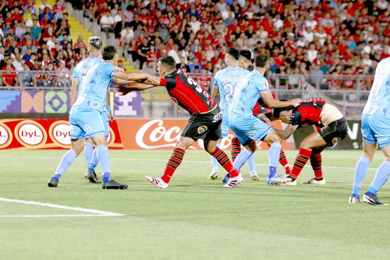 Desesperación local, efectividad visitante: Rangers cae 0-2 ante San Marcos