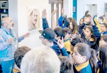 Más de 110 escolares de Curicó visitan museo de Constitución