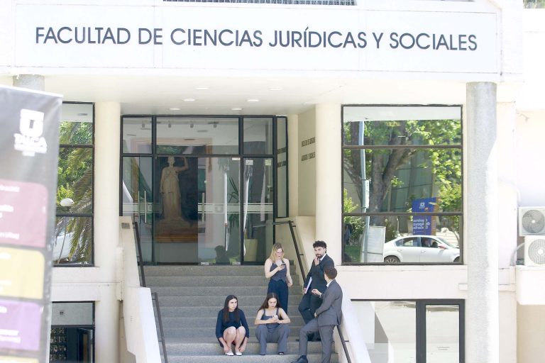 UTalca un ambiente estudiantil  Rodeado de naturaleza y patrimonio