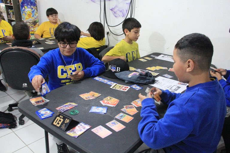 Confirman continuidad de innovador taller de cartas Pokémon
