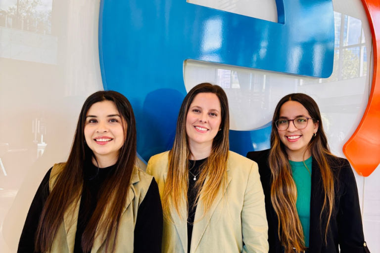 Camila Vergara, Consultor Mercado Masivo; Mónica Marín, Product Owner Mercado Masivo; Isidora Muñoz, Analista Mercado Masivo.
