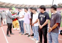 Jóvenes deportistas maulinos recibieron sus vestimentas para los XVI Juegos Binacionales