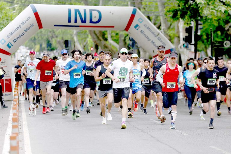 Más de 450 entusiastas deportistas participaron en Segunda Versión de Corrida Familiar de Liceo Abate Molina