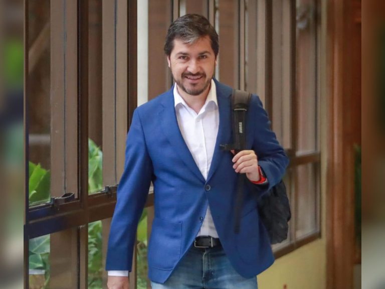 Hugo Rey: “Yo quiero seguir trabajando sobre todo por Curicó”