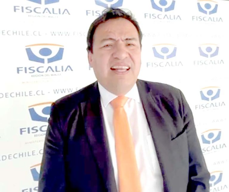 Condenan a penas de cárcel a imputados que vendían autos robados