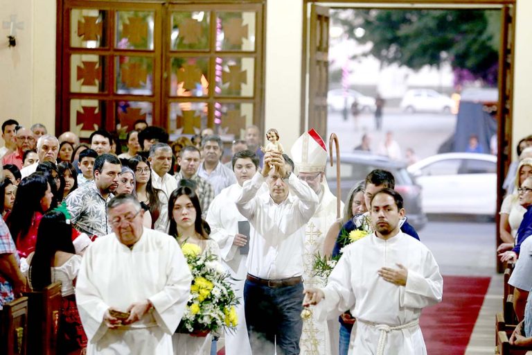 Miles de fieles y familias estuvieron en misa del Gallo y eucaristías para celebrar Noche Buena