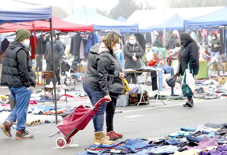 Vecinos de Aguas Negras están cansados  con expansión de “Feria de Las Pulgas”