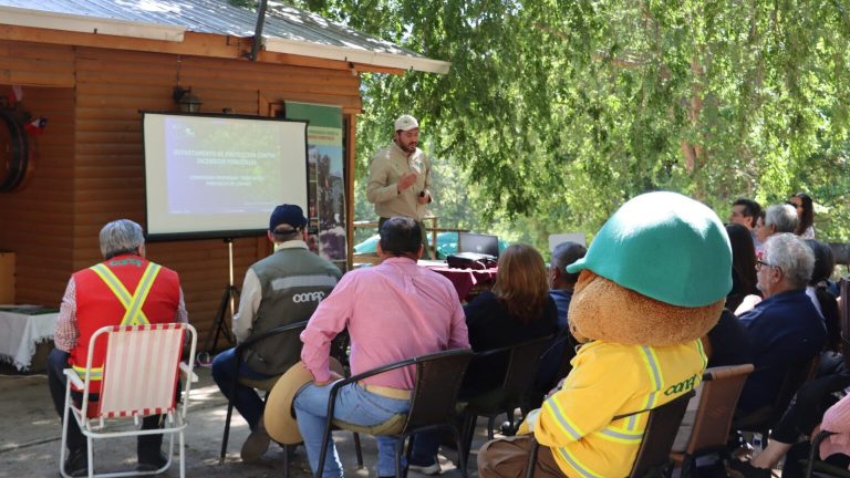 Autoridades refuerzan trabajo con comunidades para prevenir incendios forestales