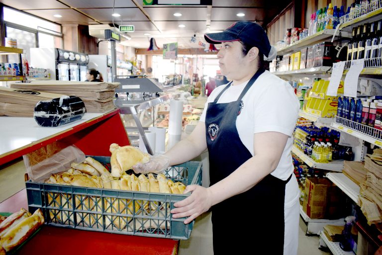 Empleo en el Maule registró leve baja en desocupación y mejoras salariales