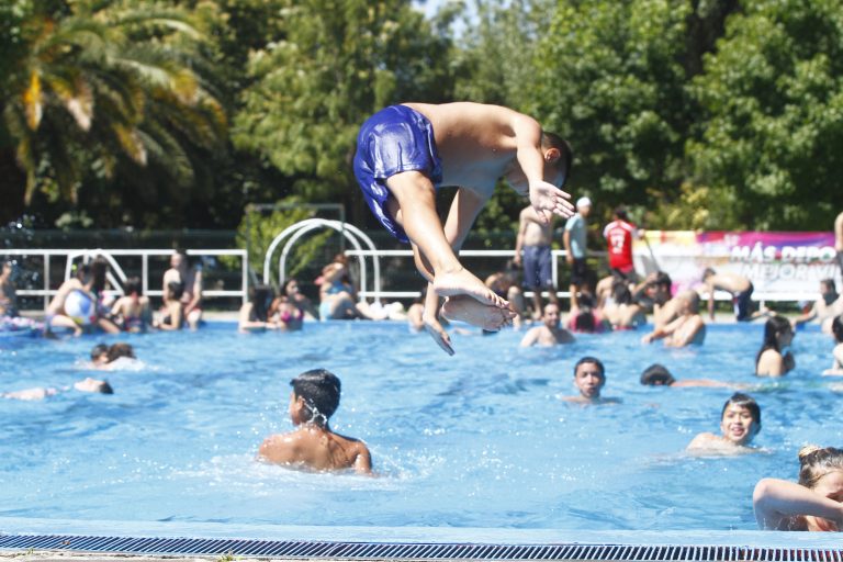 Preparan atención de piscinas  municipales para todo público