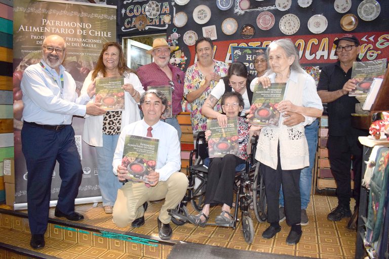 GORE junto a FIA y Fucoa lanzaron libro  “Patrimonio alimentario de Chile: Productos  y preparaciones de la Región del Maule”