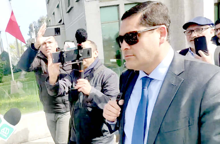 Alcalde de Linares enfrenta a locales de máquinas de juego que no poseen autorización para funcionar