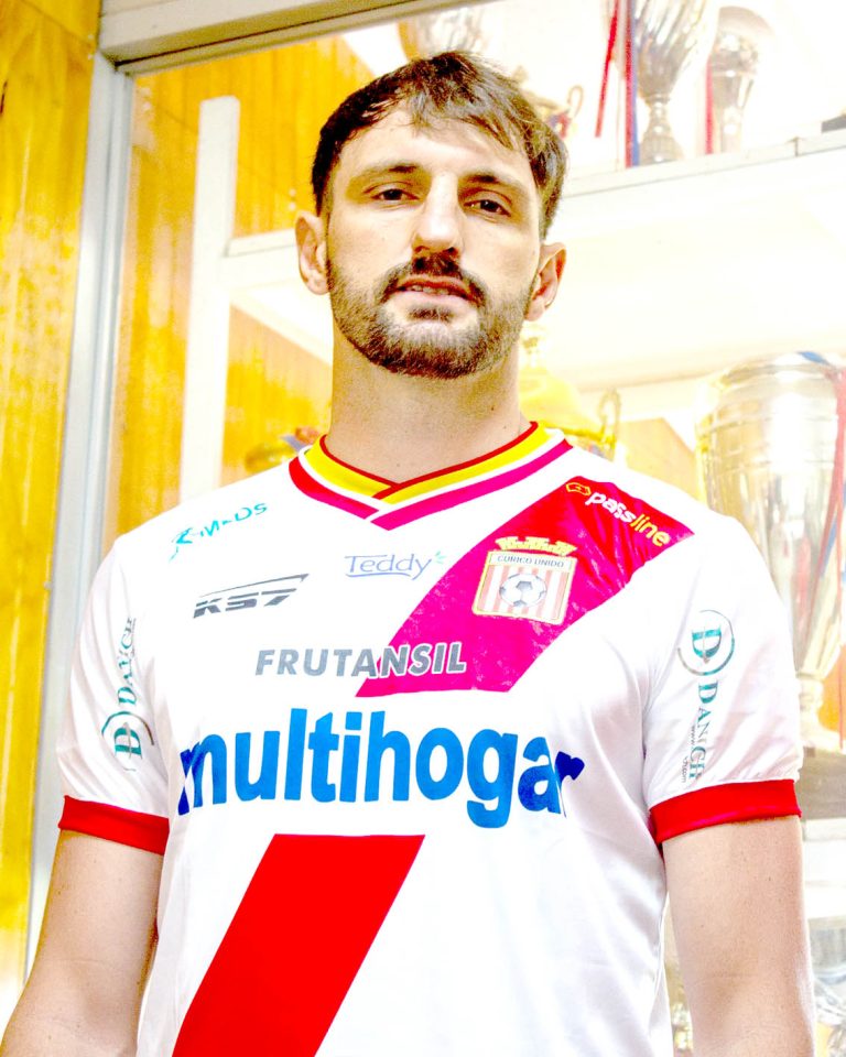 “El escudo está por delante de los nombres”